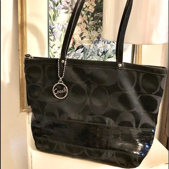Coach F17574 Signature Tote - Picture 1 of 7
